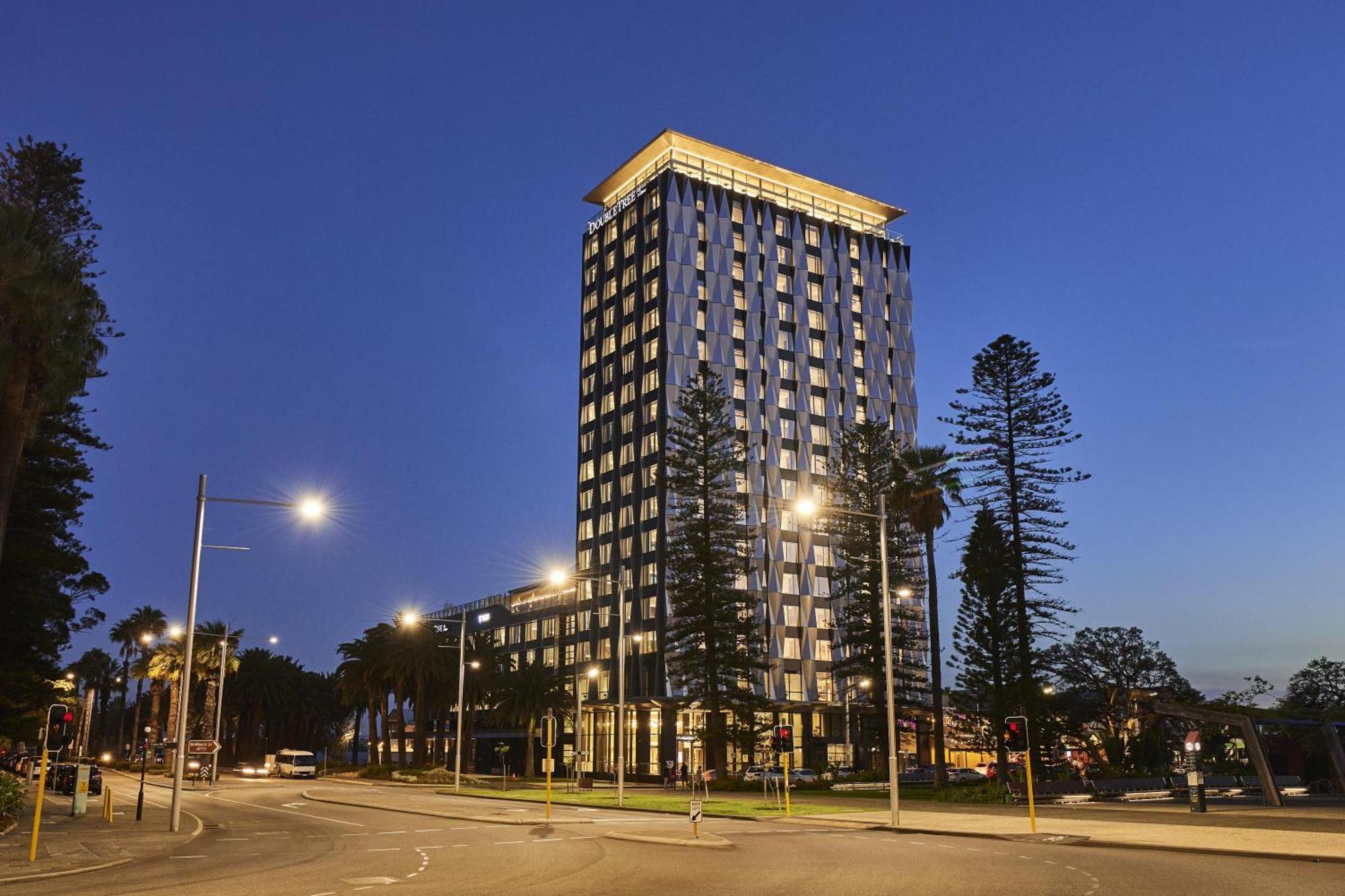 Doubletree By Hilton Perth Waterfront — Photos 1